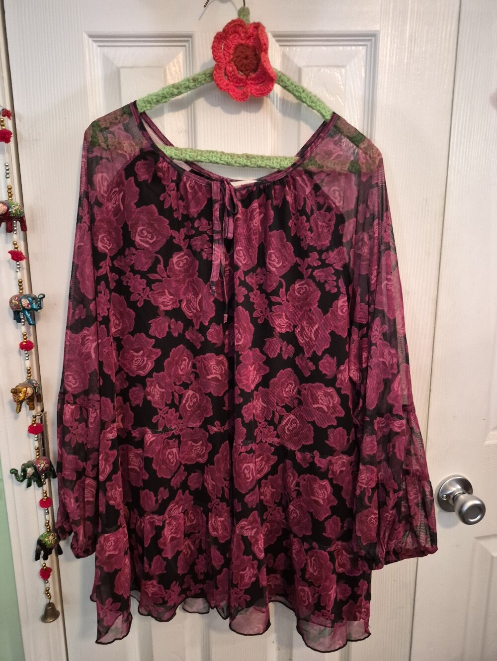 Women's Black & Rose-Pink Floral Mesh Blouse